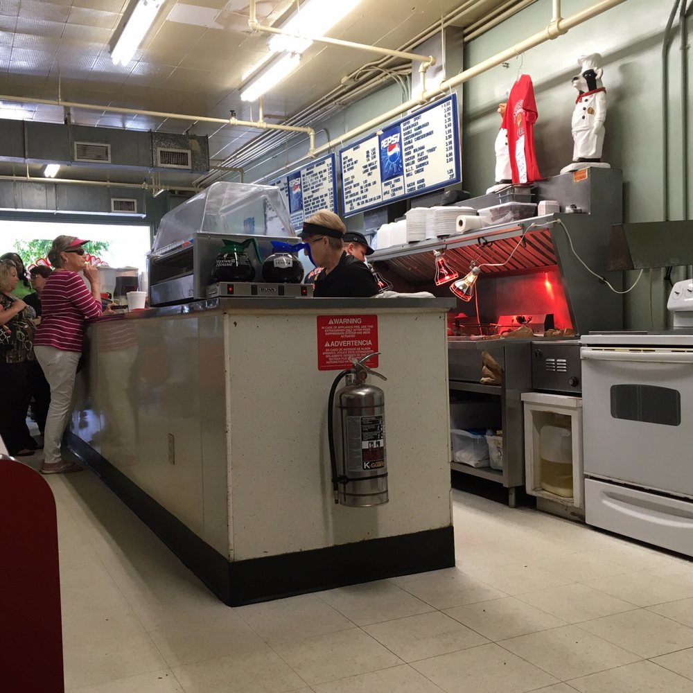 Aubreys and Peedies Grill - Eating area - Fast Food Near Me - Wendell, North Carolina
