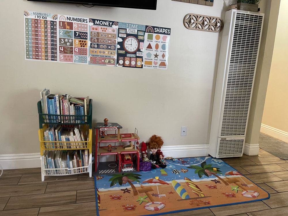 Kids Universo Day Care - childcare center in Long Beach, CA