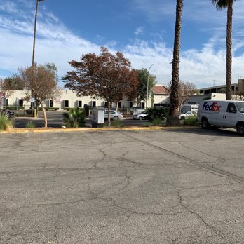 FedEx Ship Center - The parking lot - Today must be my lucky day. It is usually packed beyond belief and the parking spots are too tight! - Shipping Centers Near Me - Canoga Park, California