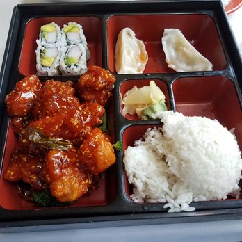 Lilli & Loo - Sesame Chicken Lunch Special - Chinese Near Me - New York, New York