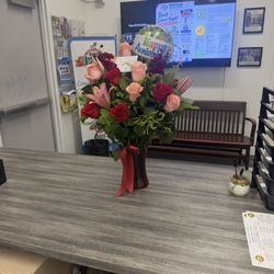 Silvia's Flowers - Delivered bouquet of flowers to my wife's work