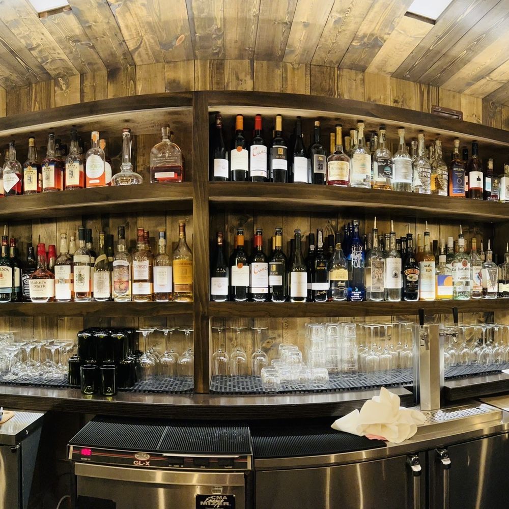 Leo Annapolis - The bar - Bars Near Me - Annapolis, Maryland Leo Annapolis - The bar - Bars Near Me - Annapolis, Maryland