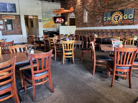 Selma's Chicago Pizzeria & Tap Room by null