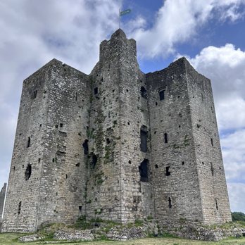 Trim Castle Hotel - Hotels Near Me - Trim, MH