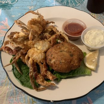 Lorraine's Snack Bar - Soft shell crabs and crab cake - New American Near Me