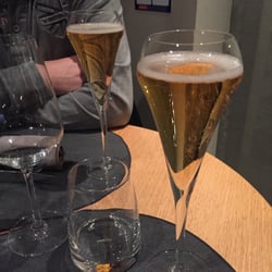 Grains de Sel - Cocktail maison : Le champagne avec liqueur de caramel Le gout du caramel reste subtil sans que le sucré prenne le dessus