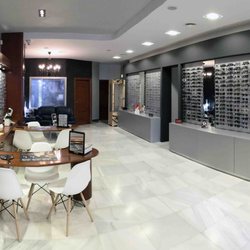 Centro de Optometría Valero - Optica torrevieja valero lentillas lentes de contacto monturas gafas  baja vision vista ocular pediatria retina retinopatia alicante