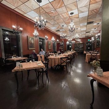 Roghani’s Restaurant - Inside - Italian Near Me - Eagle, Idaho Roghani’s Restaurant - Inside - Italian Near Me - Eagle, Idaho