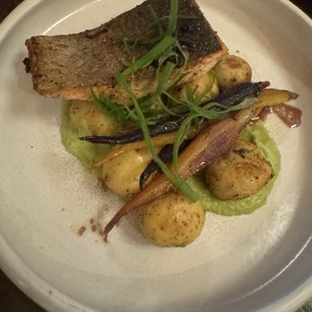 The Cascade Room - American Near Me - Stevenson, Washington
