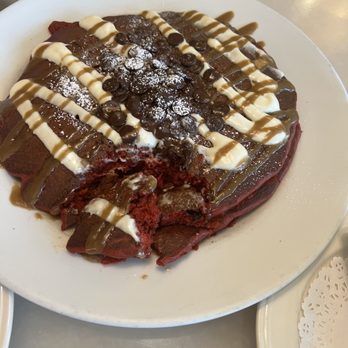 M.A.C. 24/7 - Red velvet pancake - American Near Me - Honolulu, Hawaii