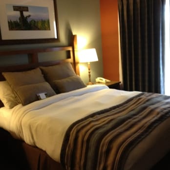 Spirit Ridge Resort - Second bedroom - Hotels Near Me - Osoyoos, British Columbia Spirit Ridge Resort - Second bedroom - Hotels Near Me - Osoyoos, British Columbia