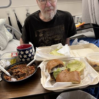 Ginochio's Kitchen - Tri-tip baked beans and a moose sandwich and coleslaw - Seafood Near Me - Bodega Bay, California