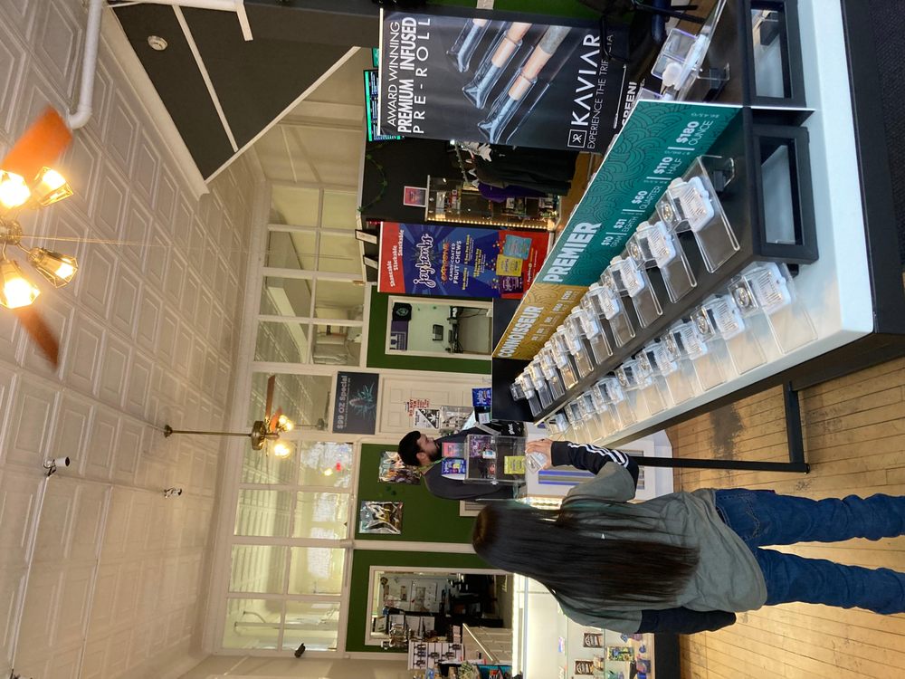 R GREENLEAF Updated April 2024 615 E Lincoln St, Las Vegas, New Mexico Cannabis Clinics