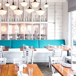 Brimmer & Heeltap - Our dining room is bright and inviting with lots of natural light.