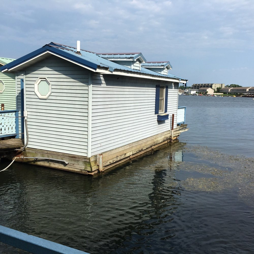The boat house & a new friend! The boat house & a new friend!