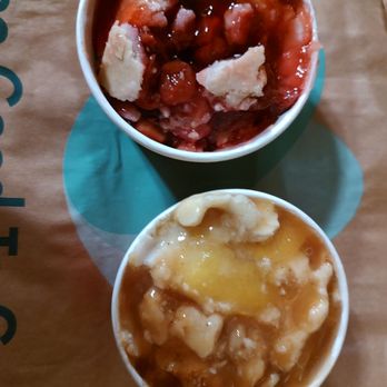 Peach Cobbler Factory - CHERRY COBBLER and PEACH COBBLER. - Desserts Near Me - Tampa, Florida Peach Cobbler Factory - CHERRY COBBLER and PEACH COBBLER. - Desserts Near Me - Tampa, Florida