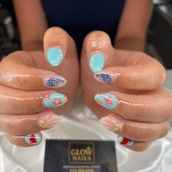 Glow Nails