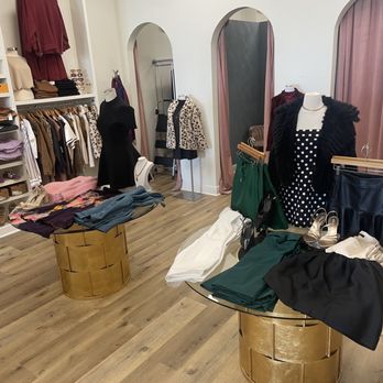 Hemline - Women's Clothing Near Me - Mandeville, Louisiana Hemline - Women's Clothing Near Me - Mandeville, Louisiana