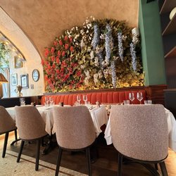 Maison Rouge - Inside seating