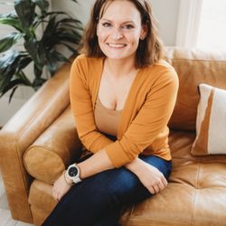127 SKIN Aesthetics + Dermatology - Meet Mandy, a NP-C on our Dermatology Team!