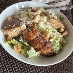 Coconut Lounge - Salmon salad
