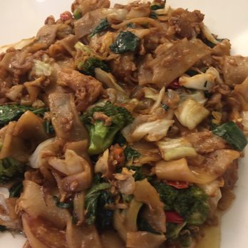 Little Spice - Drunken noodle w tofu- had tomatoes cooker in which was surprising - Thai Near Me - Hanover, Maryland Little Spice - Drunken noodle w tofu- had tomatoes cooker in which was surprising - Thai Near Me - Hanover, Maryland