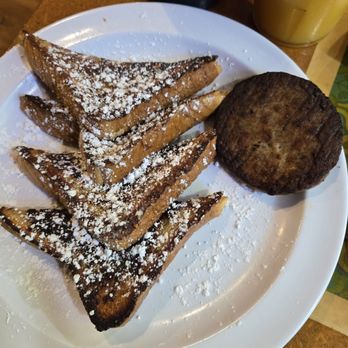 Tree House Cafe - French toast and sausage patty - Cafes Near Me - Magnolia, Texas Tree House Cafe - French toast and sausage patty - Cafes Near Me - Magnolia, Texas