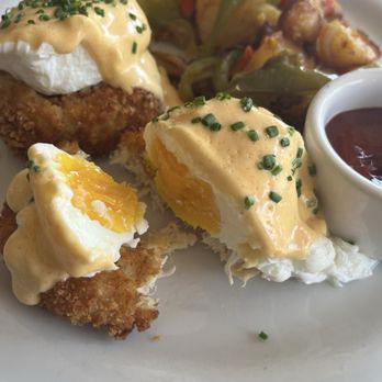 Perch - Crab Benedict - Lounges Near Me - Los Angeles, California Perch - Crab Benedict - Lounges Near Me - Los Angeles, California