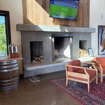 Eminent Domaine - Inside the tasting room - Wine Tasting Room Near Me - Newberg, Oregon