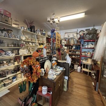 Antique Corner - Antiques Near Me - Martinez, California