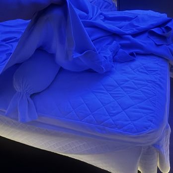 Massage Etoile - Sheets not tucked in - Massage Near Me - Atlanta, Georgia