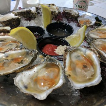 The Oyster Bar - Fresh oyster platter - Bars Near Me - Stateline, Nevada