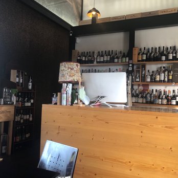 Restaurante Gato Preto - Back of bar - Bars Near Me - Peso da Régua, 17 Restaurante Gato Preto - Back of bar - Bars Near Me - Peso da Régua, 17