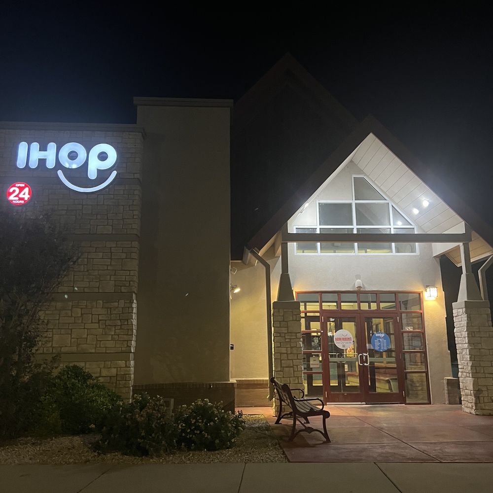 IHOP - Outside look at the sign 24 hrs is a lie - Breakfast & Brunch Near Me - Carlsbad, New Mexico IHOP - Outside look at the sign 24 hrs is a lie - Breakfast & Brunch Near Me - Carlsbad, New Mexico