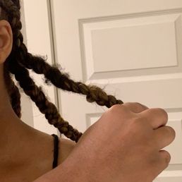 The braids I had done 4 days ago. But I took this picture day 3 upon waking up. I tied my hair down and put a bonnet
