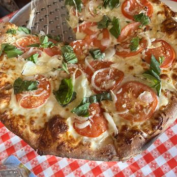 Gianni's Pizza - Pizza Margherita - Italian Near Me - Monterey, California