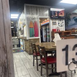 El Camaron Loco - Seating area