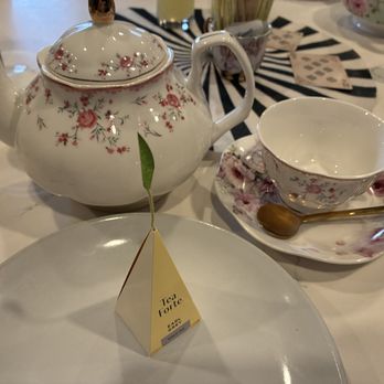 Story - The cute packaging for my Earl Grey tea. - Breakfast & Brunch Near Me - Whittier, California Story - The cute packaging for my Earl Grey tea. - Breakfast & Brunch Near Me - Whittier, California