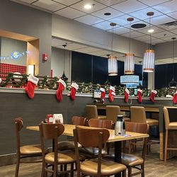 IHOP - Seasonal decor is hitting on point this holiday!