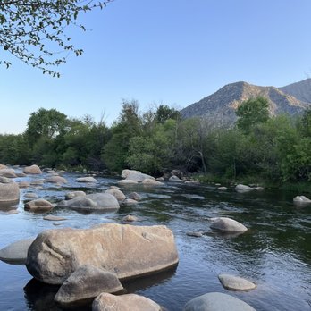 Sequoia Lodge - The river behind the lodge - Hotels Near Me - Kernville, California