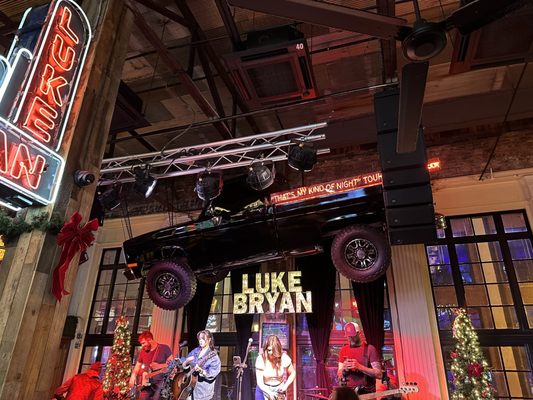 Luke's 32 Bridge by null