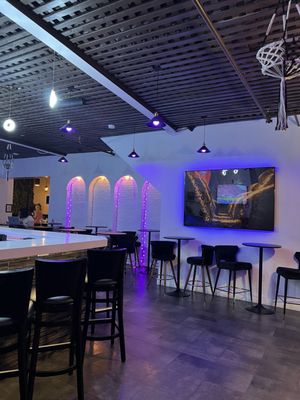 Skyvibe Restaurant and Lounge by null