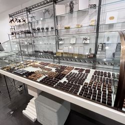Quetzalcoatl Chocolatier - A beautiful small boutique for chocolates and gelato!