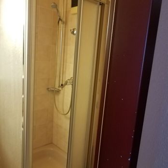 Hotel Koch - Shower - Restaurants Near Me - Waiblingen, BW