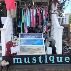 Mustique at Hampton House - Shopping outside is available for your safety and convenience.