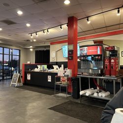 Hutch's Hot chicken - Main restaurant