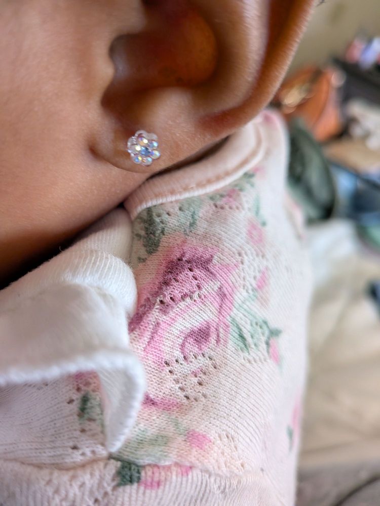 Mobile Medical Piercings By Nurse Oshrit Logo