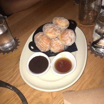 Pie Tap - Henderson - Donuts with chocolate and honey sauce - Pizza Near Me - Dallas, Texas Pie Tap - Henderson - Donuts with chocolate and honey sauce - Pizza Near Me - Dallas, Texas