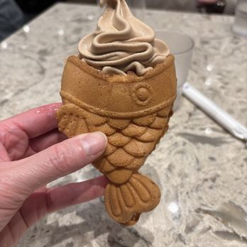 Piping Hot - Ice cream dessert - Hot Pot Near Me - Richmond, British Columbia