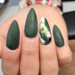 Spa & Nails